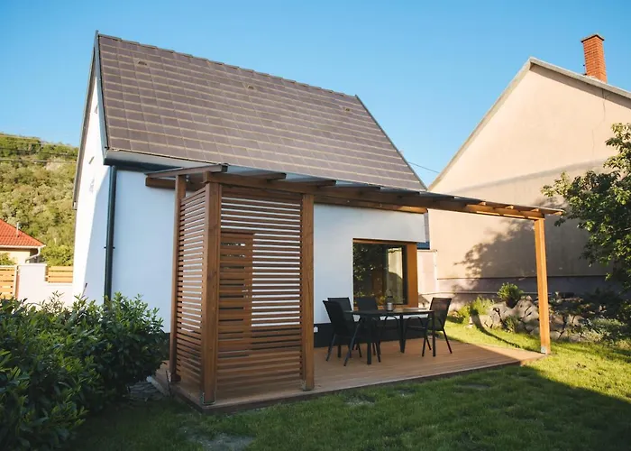 Hivlak Vendeghazak Semesterbostad Demjén